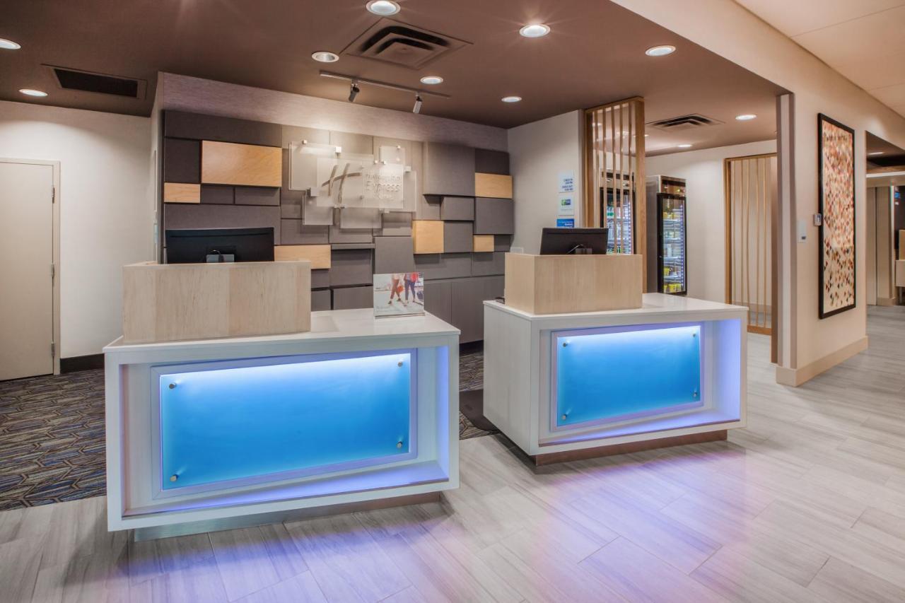Holiday Inn Express & Suites - Aurora By Ihg Esterno foto