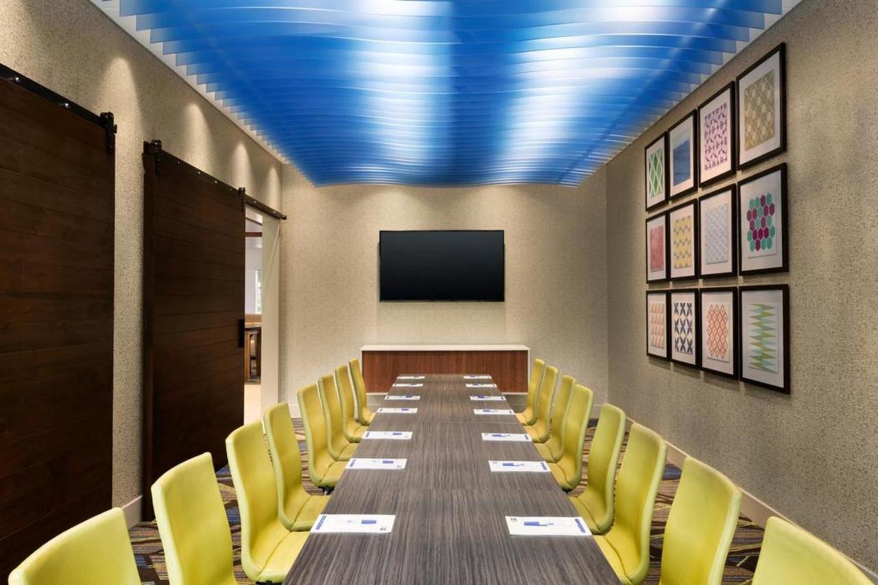 Holiday Inn Express & Suites - Aurora By Ihg Esterno foto