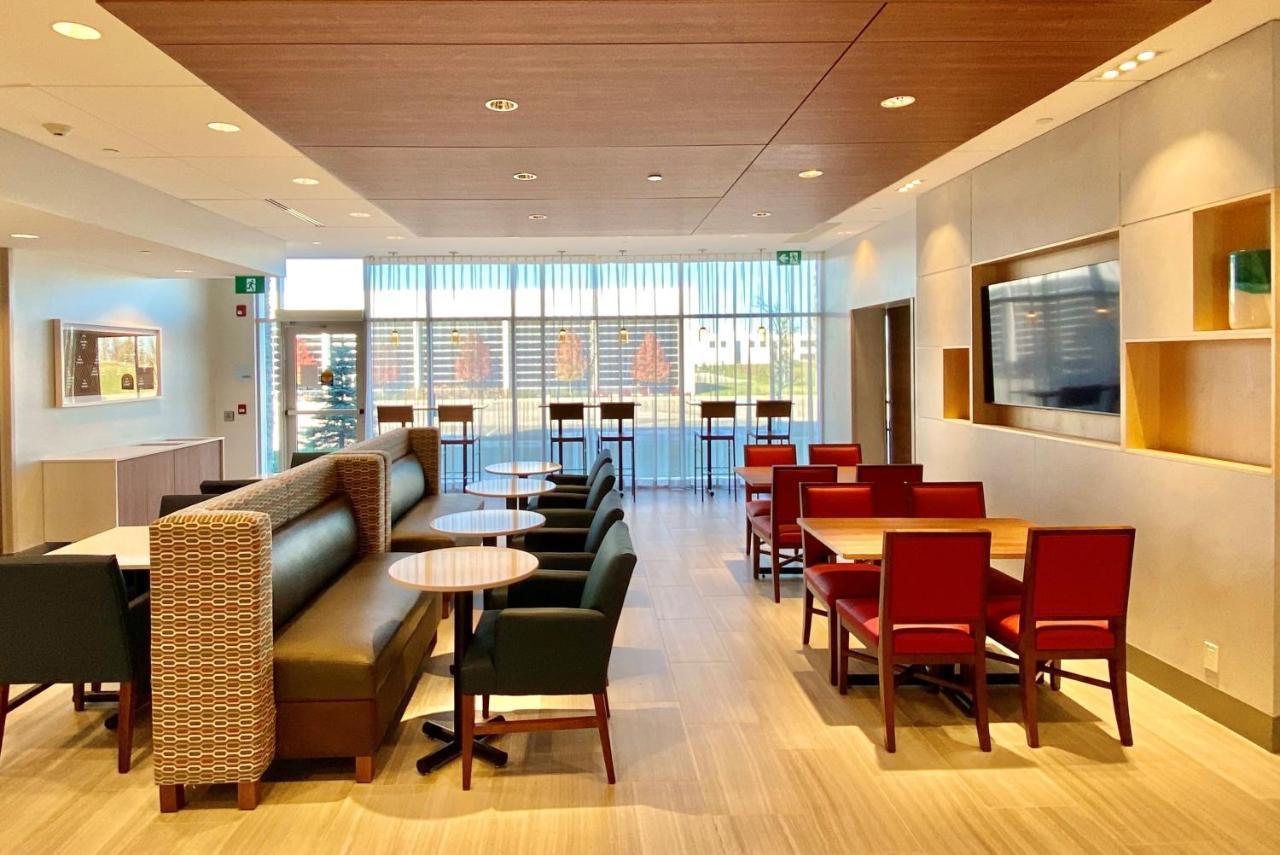 Holiday Inn Express & Suites - Aurora By Ihg Esterno foto
