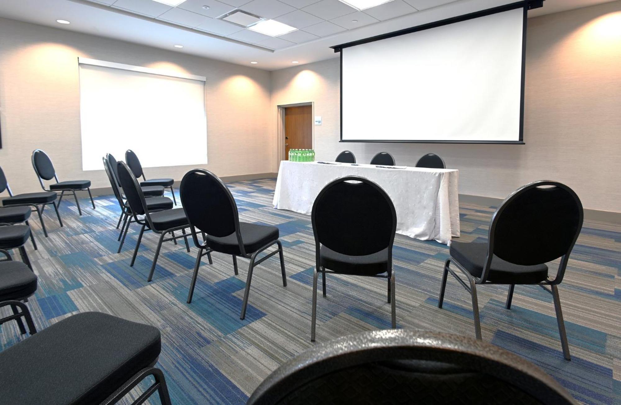 Holiday Inn Express & Suites - Aurora By Ihg Esterno foto