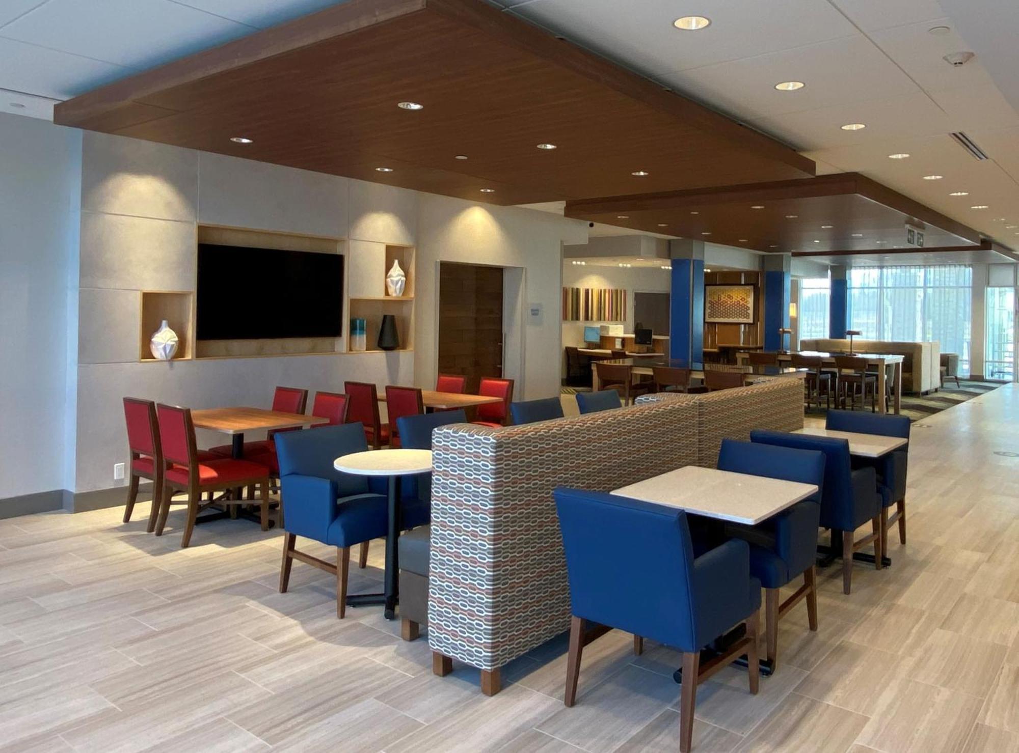 Holiday Inn Express & Suites - Aurora By Ihg Esterno foto