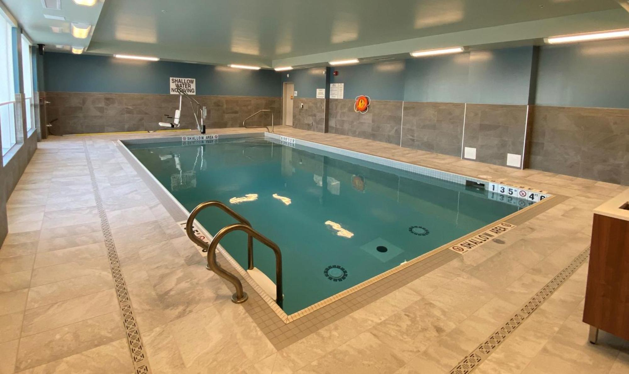 Holiday Inn Express & Suites - Aurora By Ihg Esterno foto