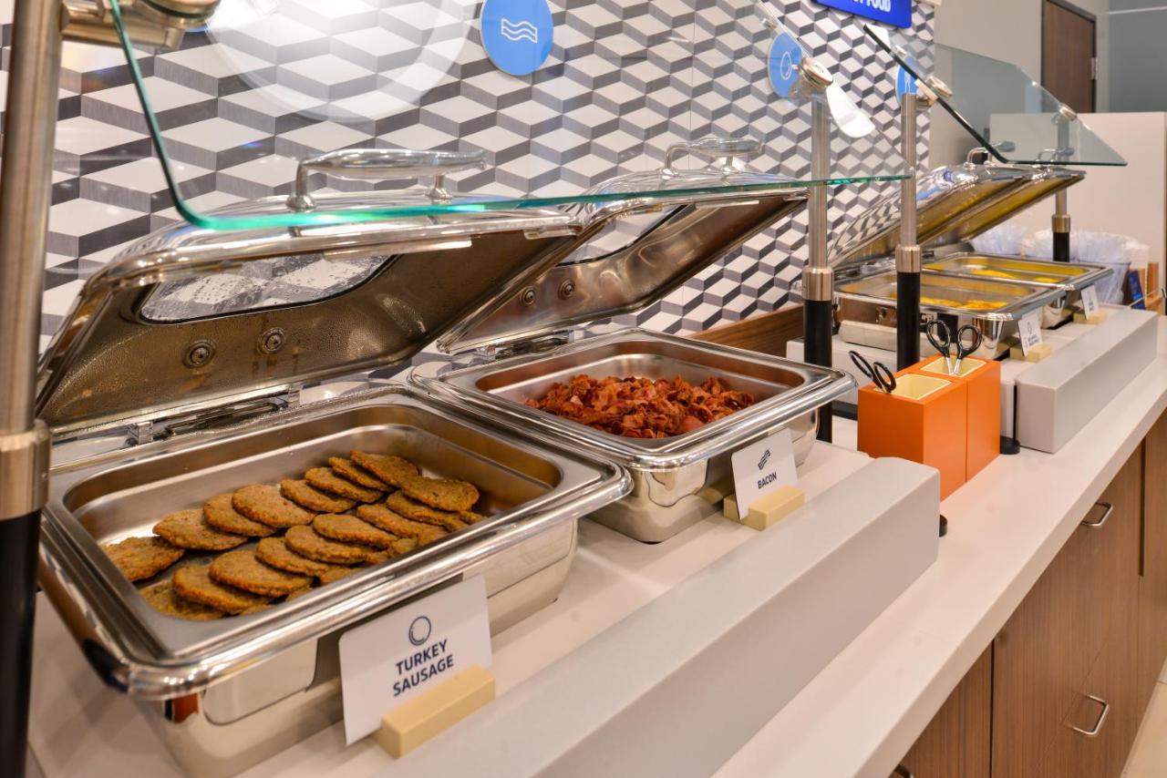 Holiday Inn Express & Suites - Aurora By Ihg Esterno foto